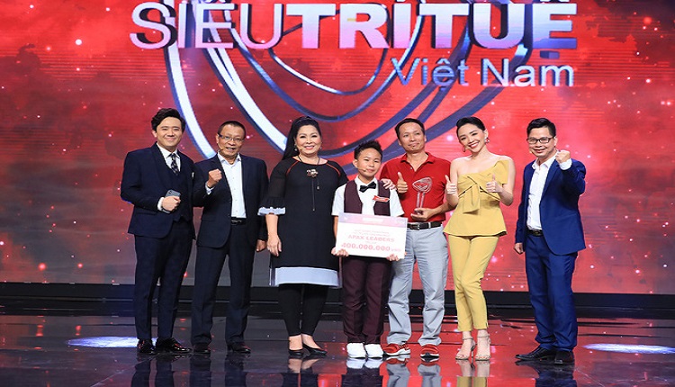 Không chỉ MC Trấn Thành đến nhà báo Lại Văn Sâm cũng rưng rưng vì tự hào được làm đồng bào với “thần đồng toán học” 12 tuổi